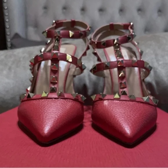VALENTINO // ROCKSTUD//  ROCK PINK - Picture 2 of 9